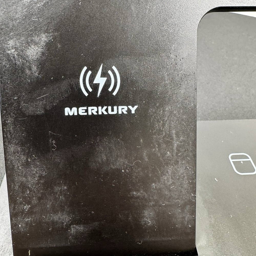 Merkury 3 in 1 wireless charger With USB Charging Cord - Picture 2 of 7